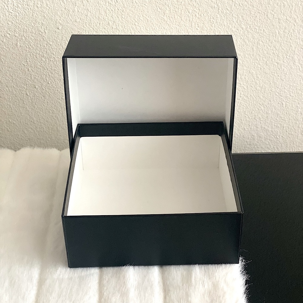 GUCCI Gift Box - Picture 3 of 4
